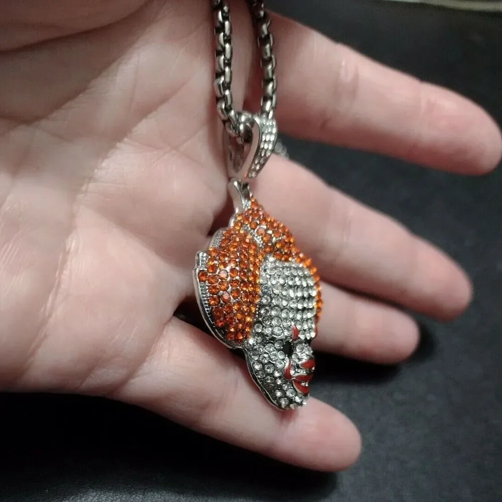 Unbranded silver tone